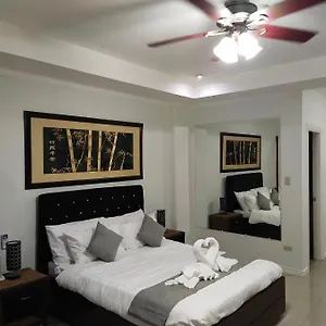 Bourbon St Apts 16 Apartment