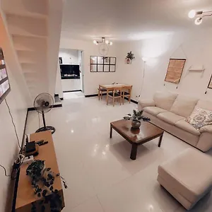 Cozy Themed 2br Townhouse - Near Clark Airport - Trp1 Apartment