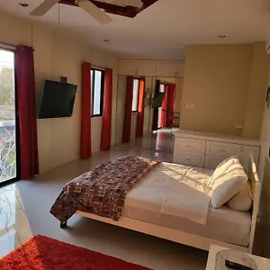 Kandi Resort-type Spacious 1 Bedroom With Netflix And Free Housekeeping Apartment