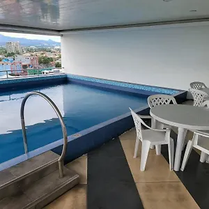 Kandi Big 1 Bedroom King Bed, Free Housekeeping, Wi-fi Apartment